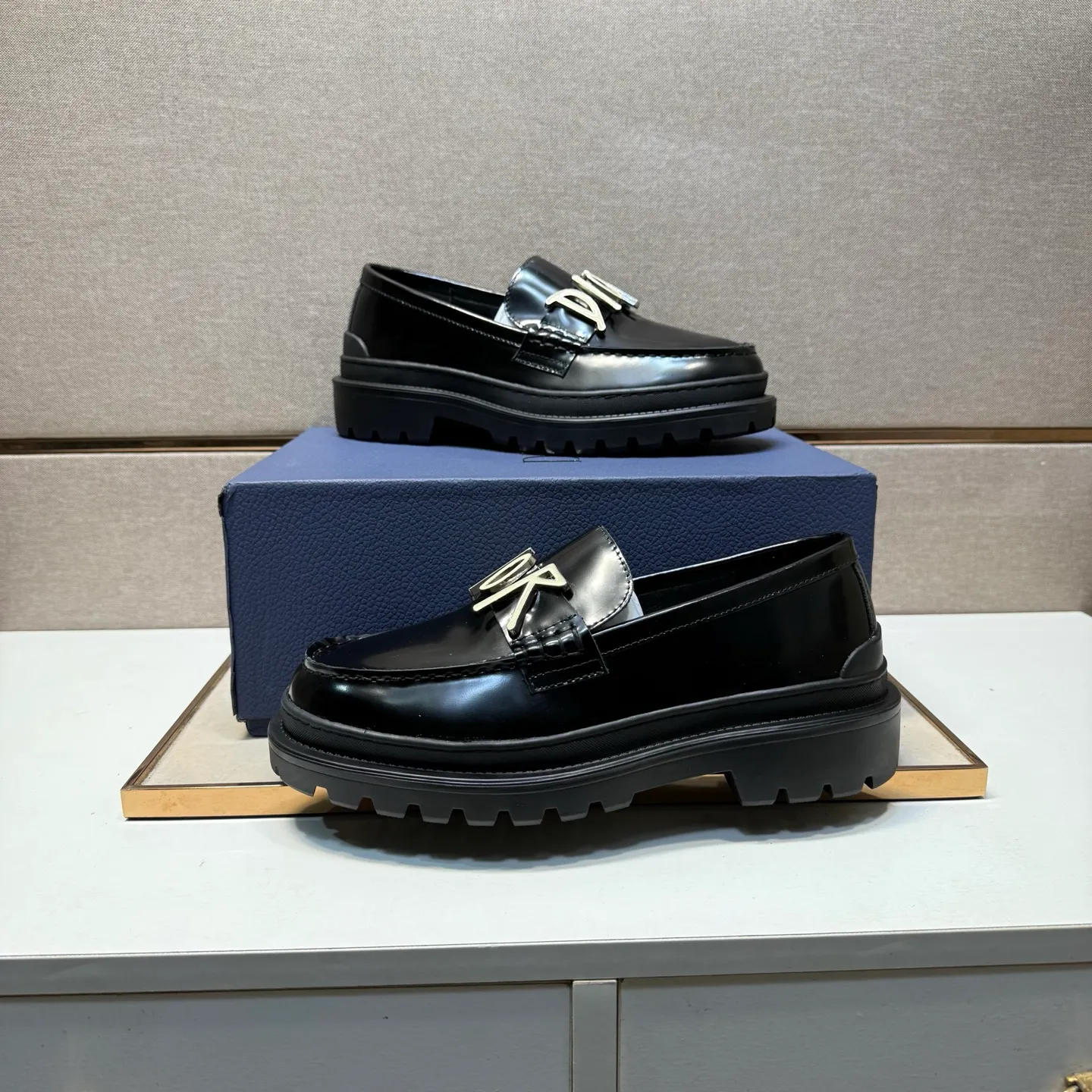 ⬛️Men's shoes 💰p442 [Dior~] Men's casual shoes 2025z cabinet sales simultaneously 🔶Size: 39-44 #️⃣ 🔷2 colors🔜The upper is made of multi-material splicing➕Genuine leather lining, comfortable and breathable, sole: original comfortable and wear-resistant outsole, ⚠️Real shot📱Photographed🎬The real thing is better📢📢📢